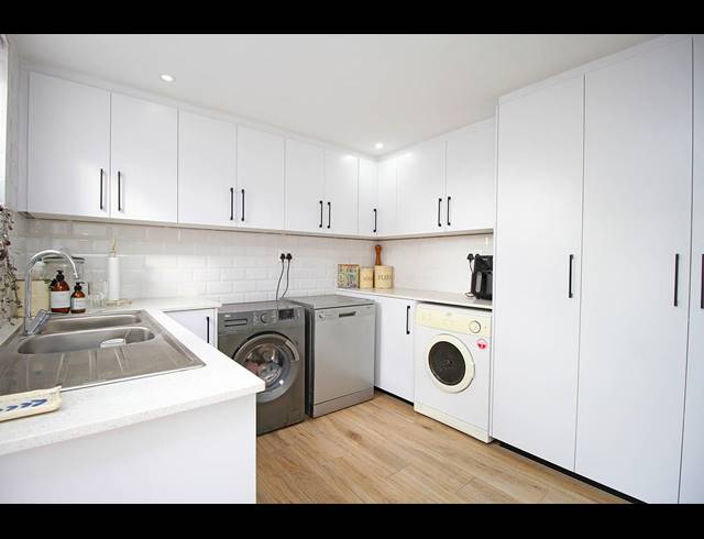 3 BEDROOM HOUSE FOR SALE IN THORNHILL ESTATE